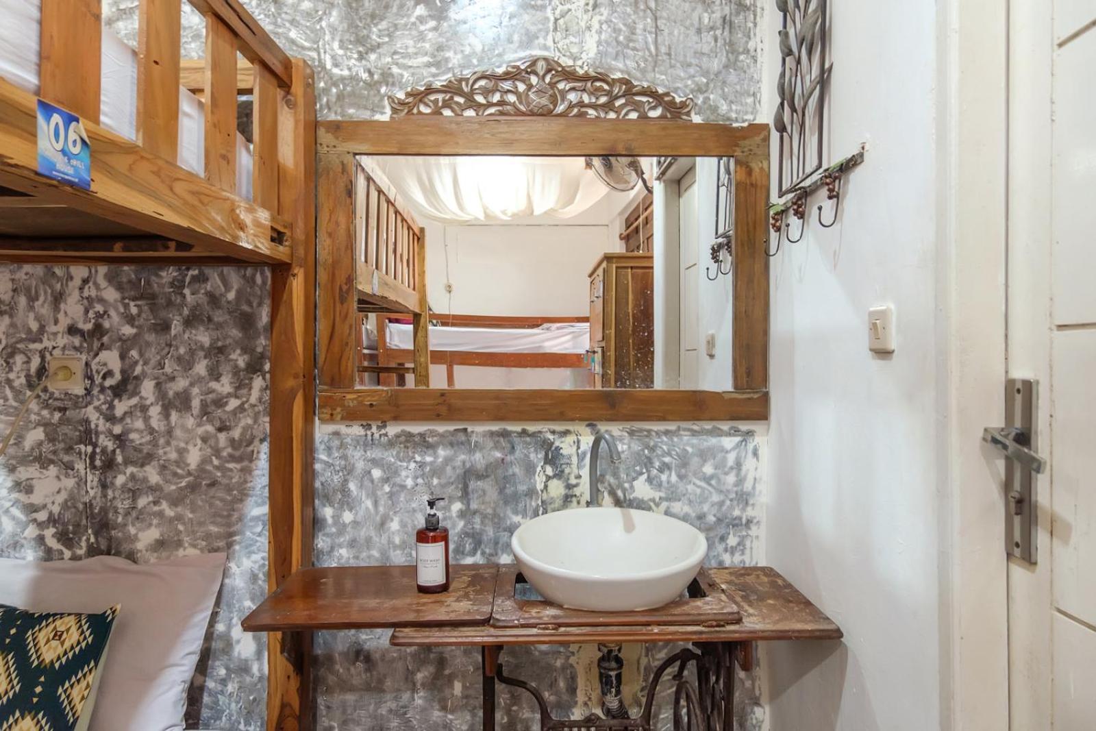Twospaces Living At Wave And Chill House, Canggu Luaran gambar